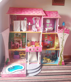 extra large dolls house